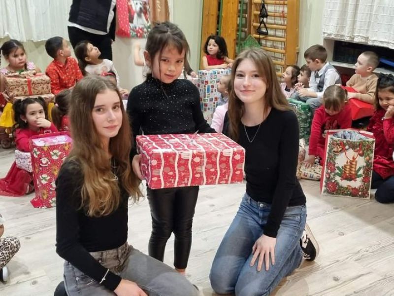 Az SZLI gimnazistáinak meghitt karácsonya