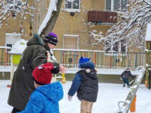 Fehér takaró alatt a Majd Megnövök óvoda - Beköszöntött a tél!